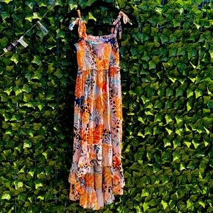 Women summer multicolor dress. Size M.
